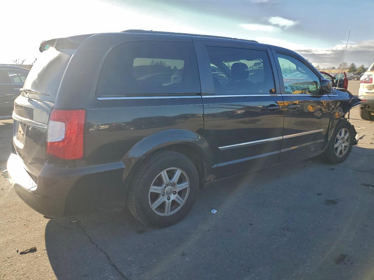 CHRYSLER TOWN & COUNTRY TOURING