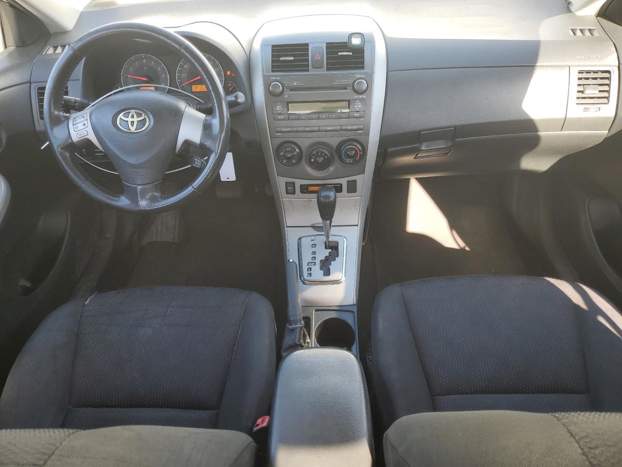 TOYOTA COROLLA BASE