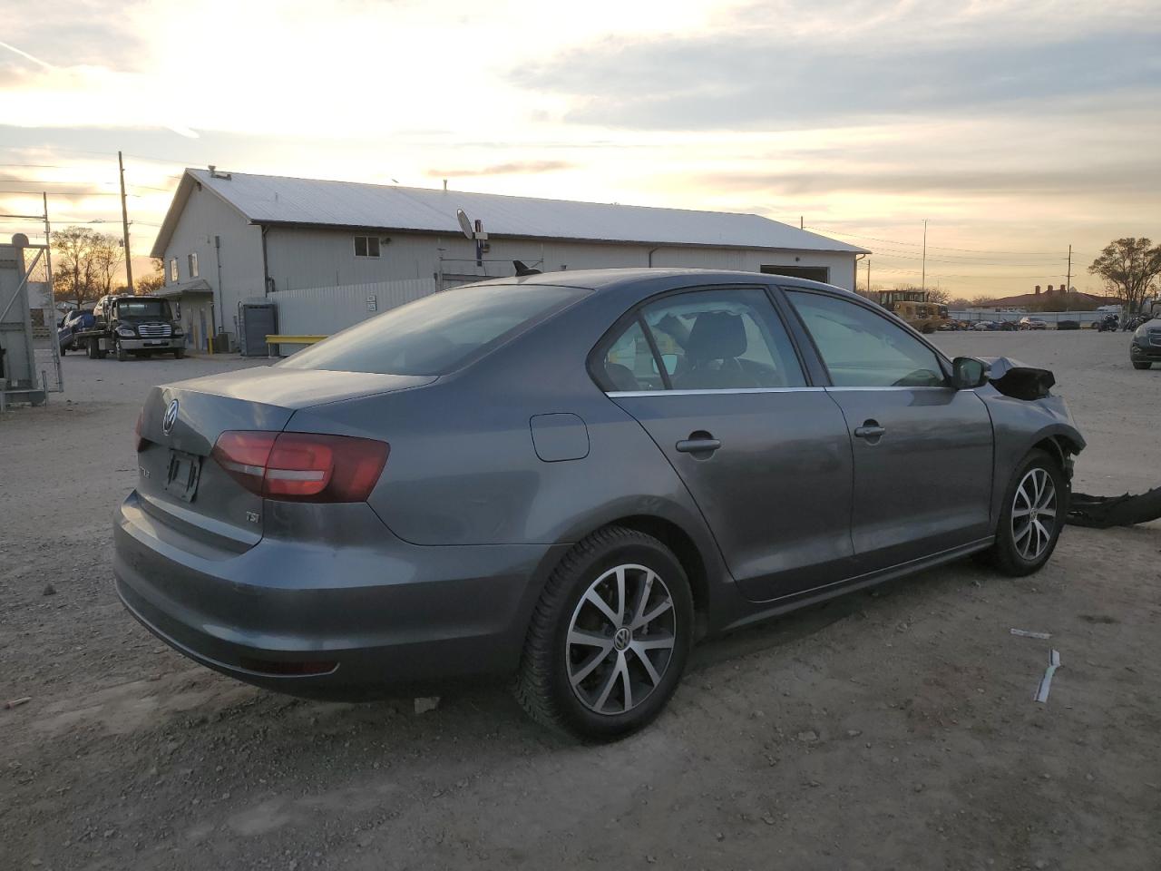 VOLKSWAGEN JETTA SE