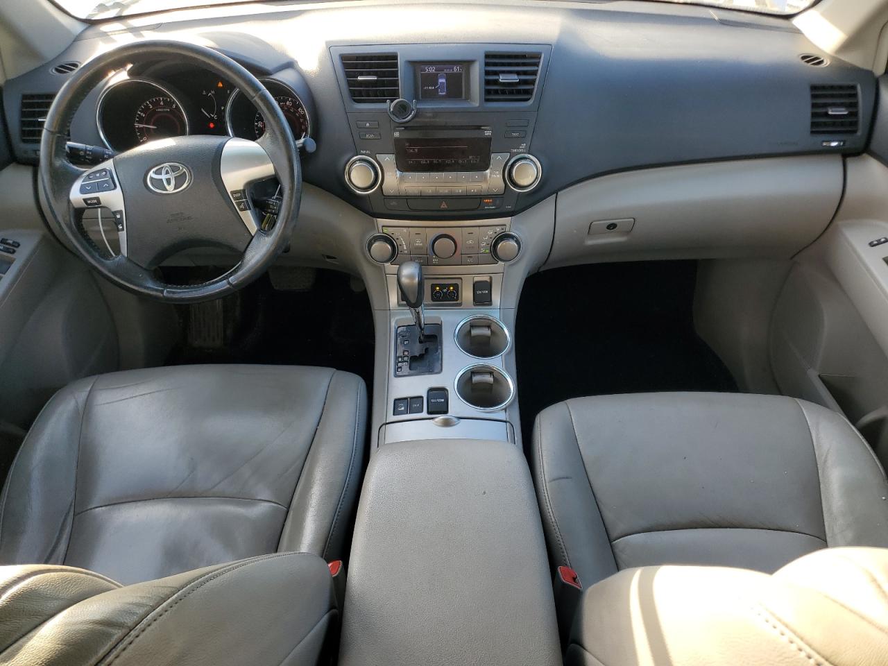 TOYOTA HIGHLANDER BASE