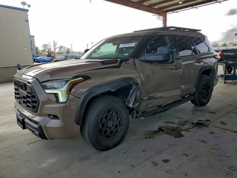 Global Auto Auctions: 2025 TOYOTA SEQUOIA SR