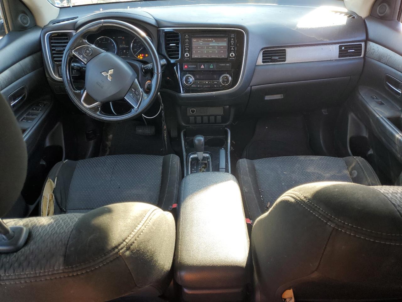 MITSUBISHI OUTLANDER ES