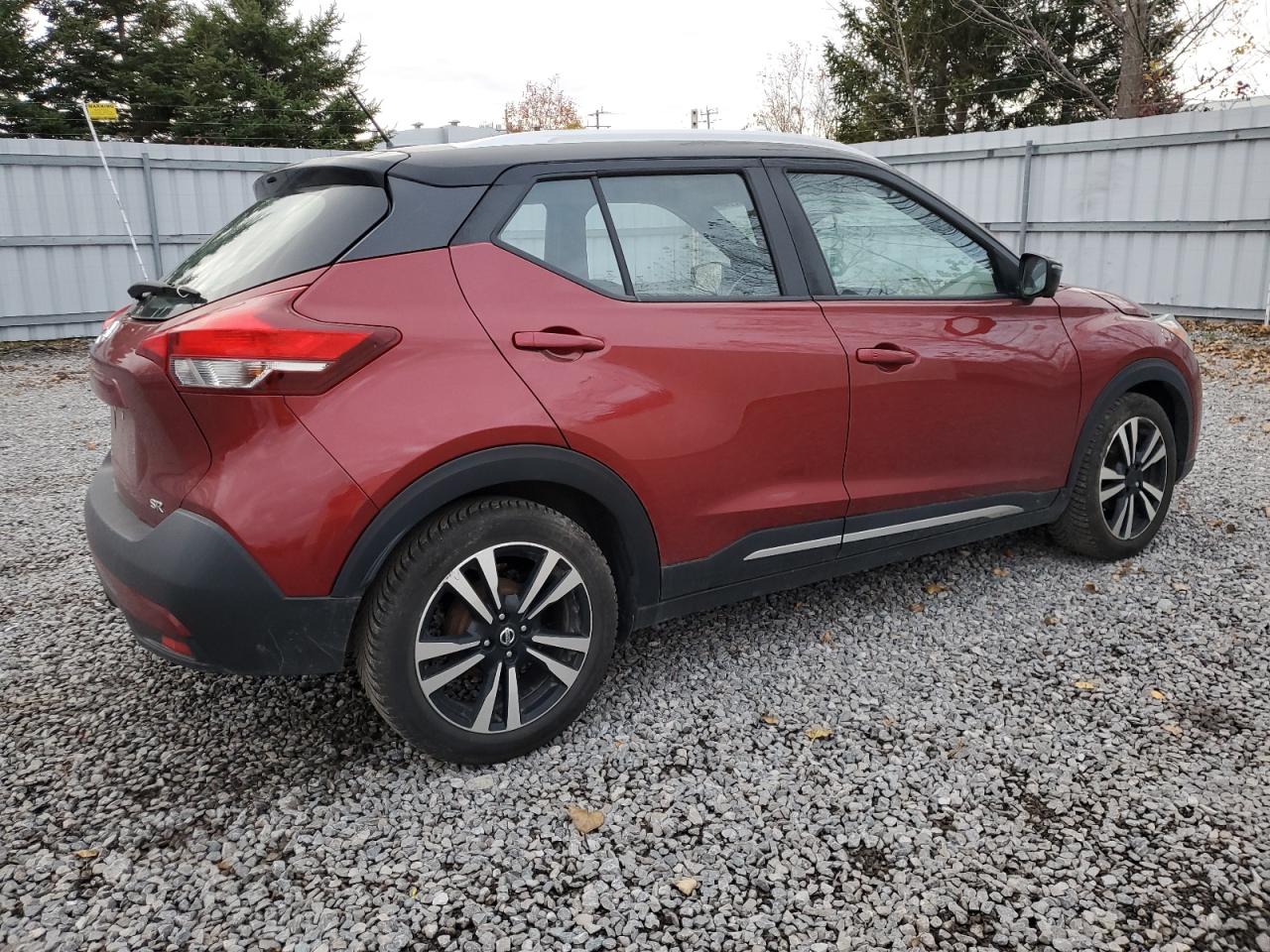NISSAN KICKS S