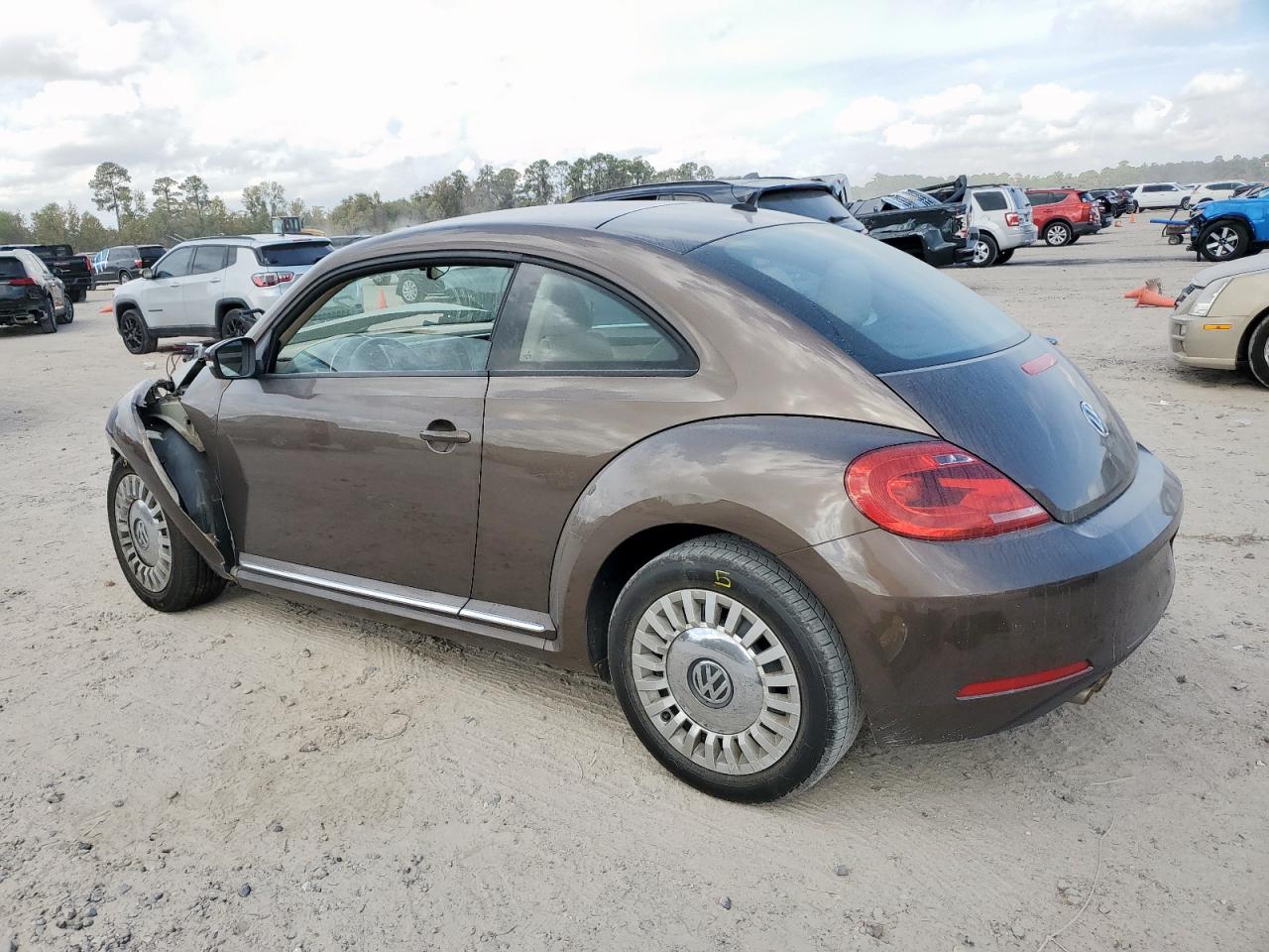 VOLKSWAGEN BEETLE