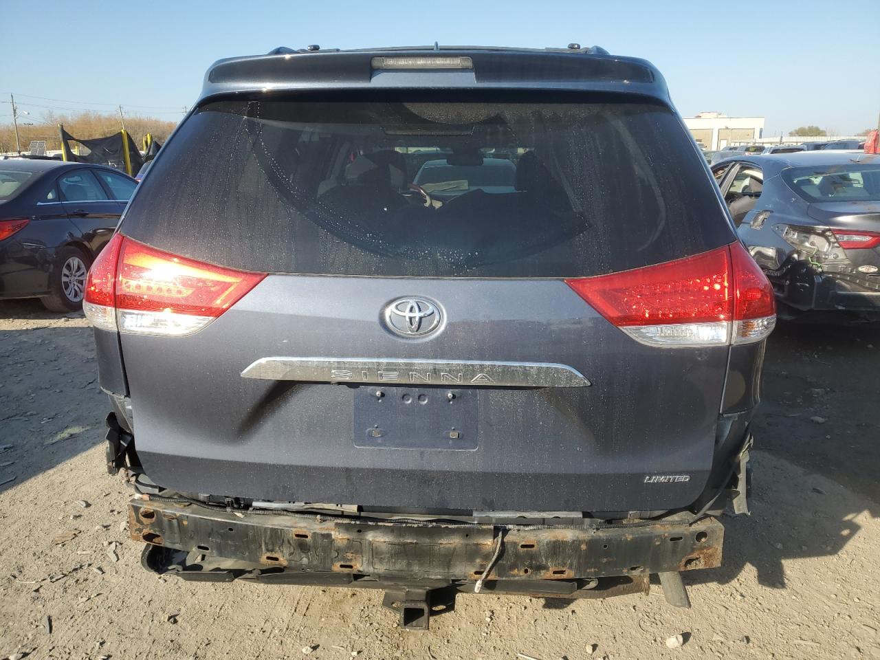 TOYOTA SIENNA XLE