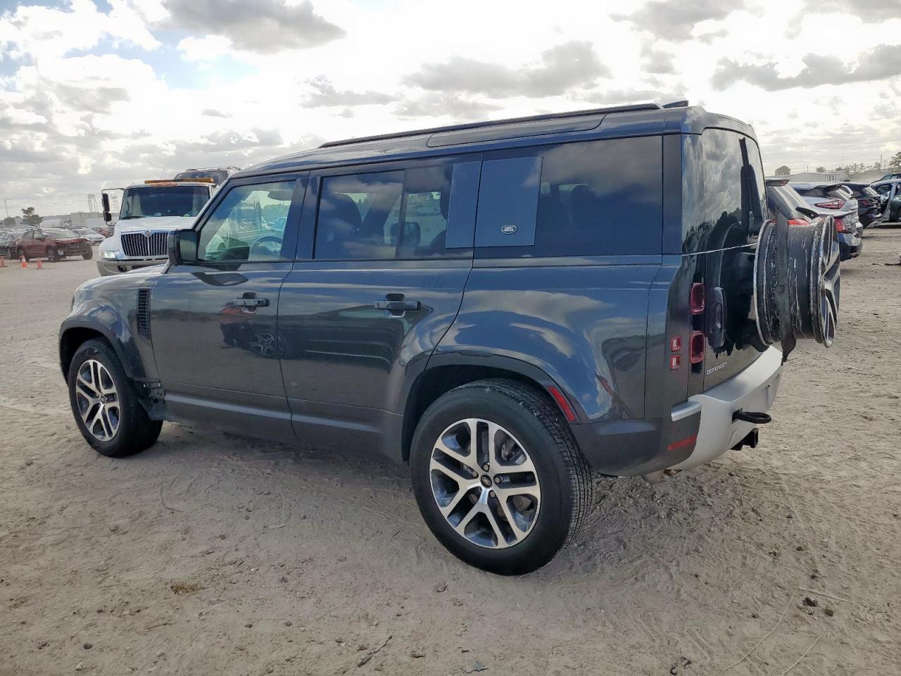 LAND ROVER DEFENDER 110 S