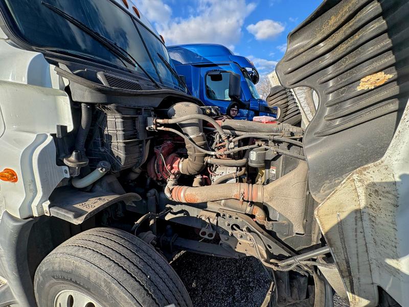 2016 FREIGHTLINER CASCADIA 1 #3301637655