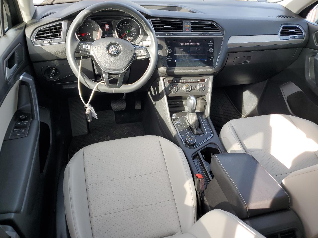 VOLKSWAGEN TIGUAN SE