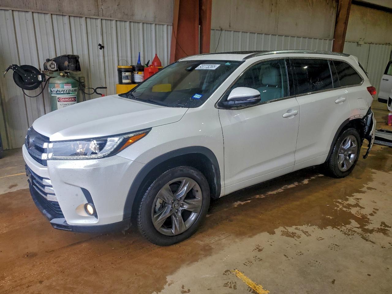 TOYOTA HIGHLANDER LIMITED