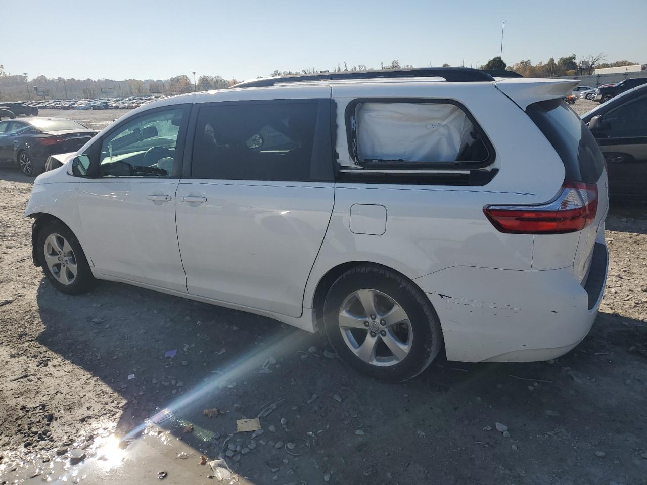 Lot #3285807653 2017 TOYOTA SIENNA LE