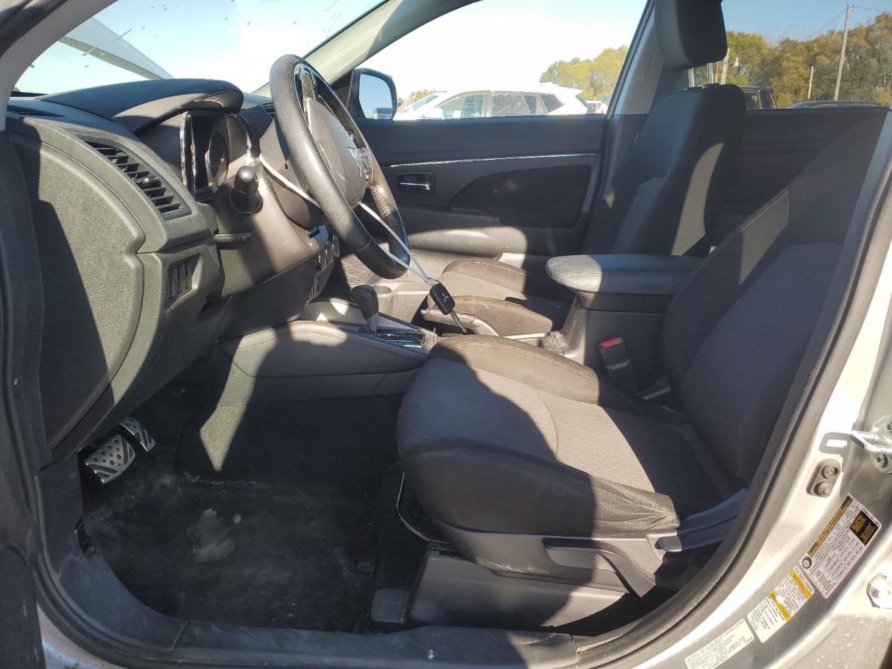 MITSUBISHI OUTLANDER ES