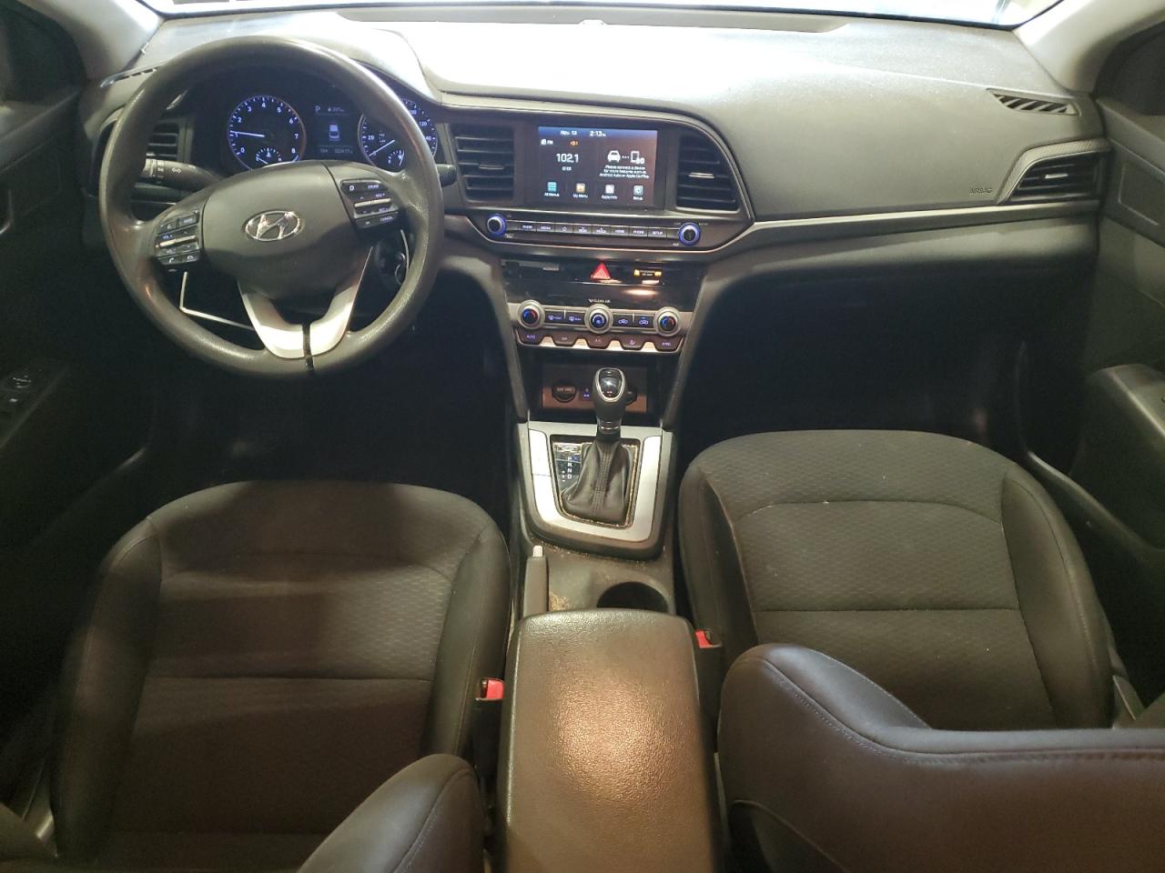 HYUNDAI ELANTRA SEL