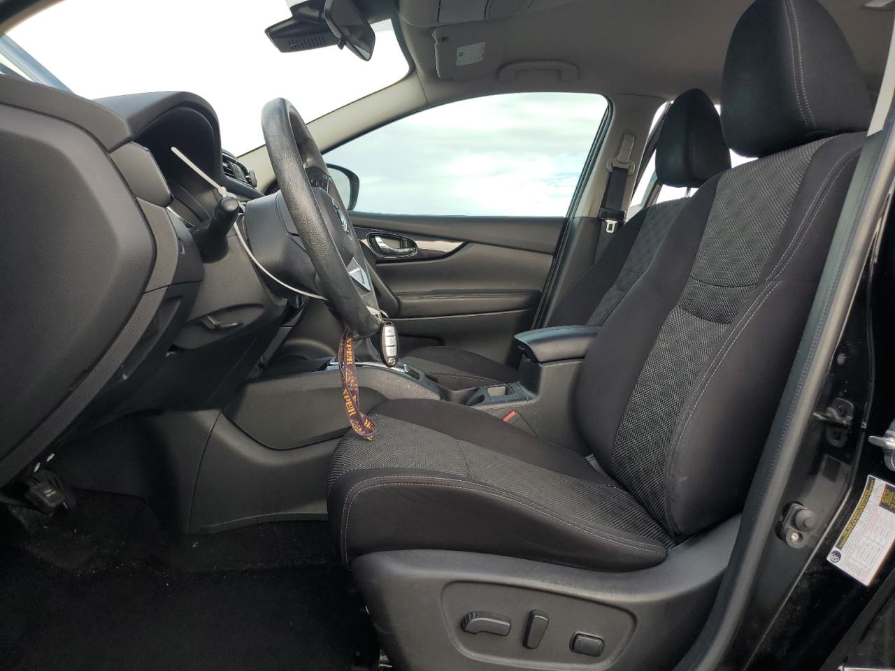 NISSAN ROGUE SPORT S