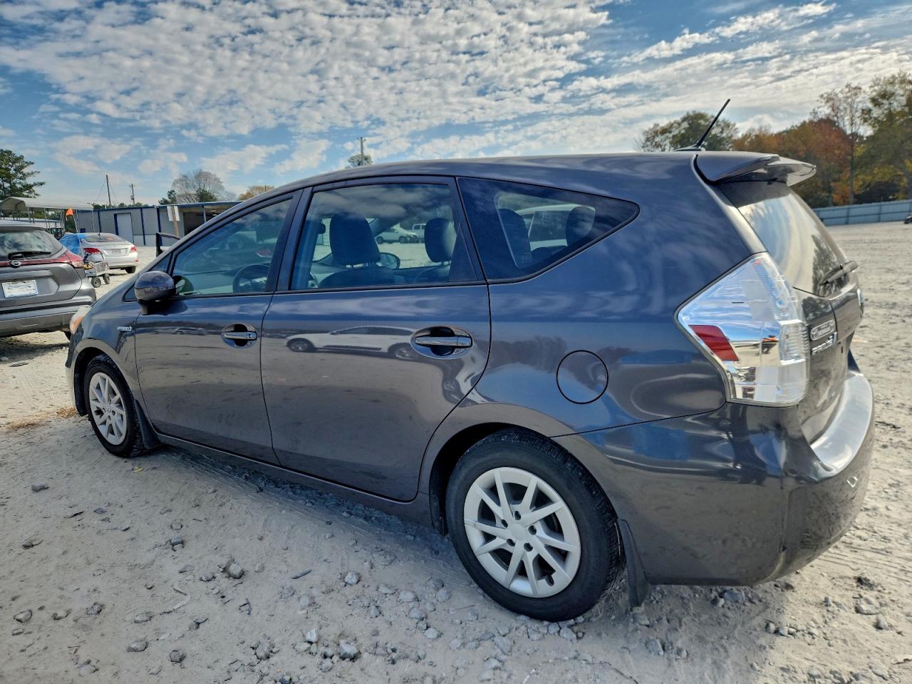 TOYOTA PRIUS V