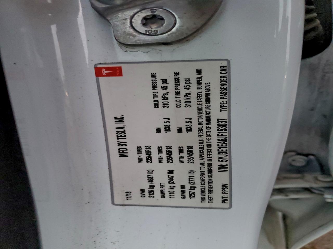 Lot #3304539437 2018 TESLA MODEL 3