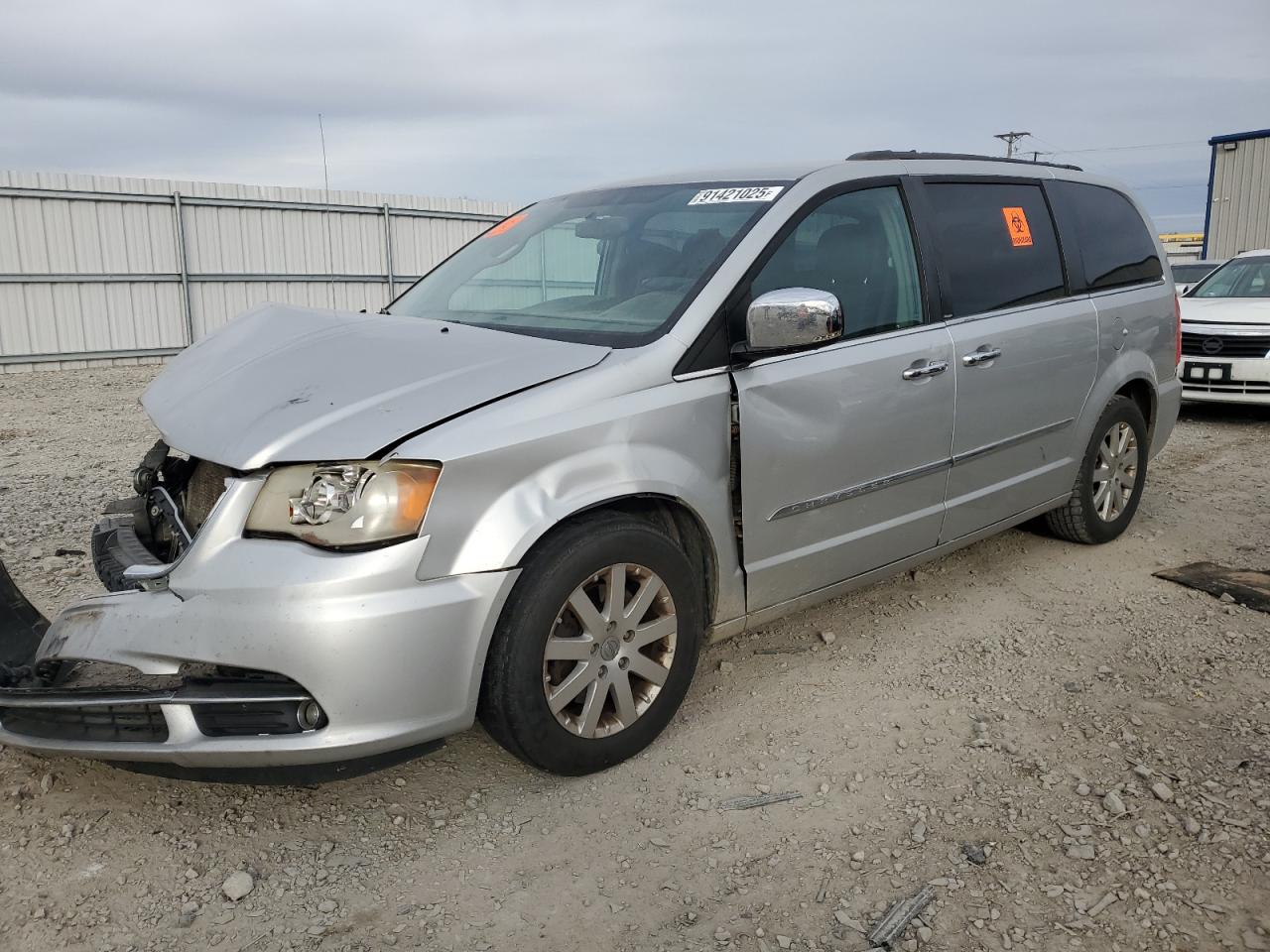 CHRYSLER TOWN & COUNTRY TOURING L