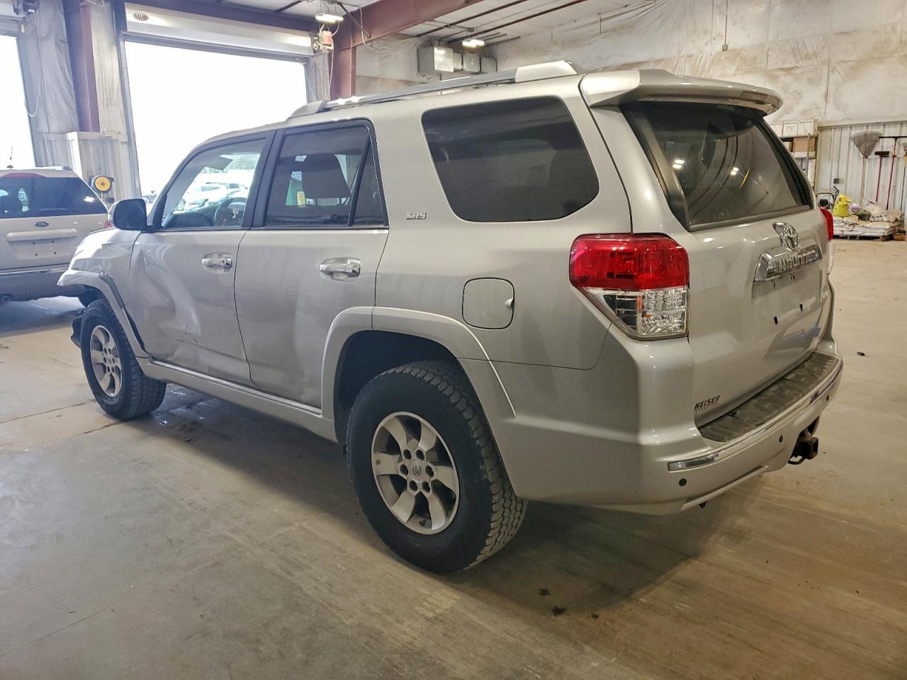 TOYOTA 4RUNNER SR5