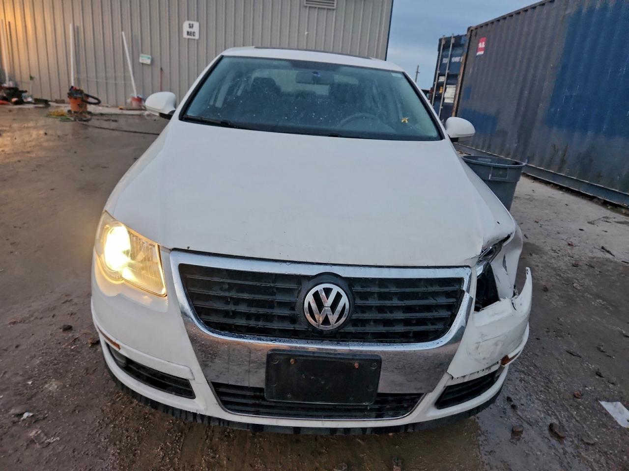 VOLKSWAGEN PASSAT KOMFORT