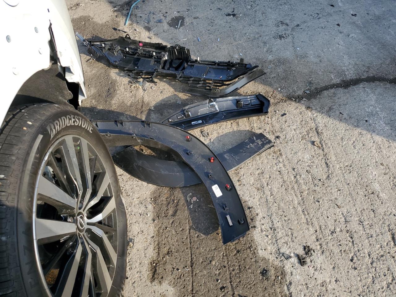 NISSAN PATHFINDER PLATINUM