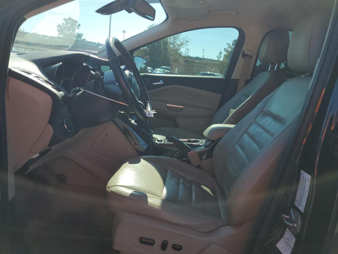 FORD ESCAPE TITANIUM