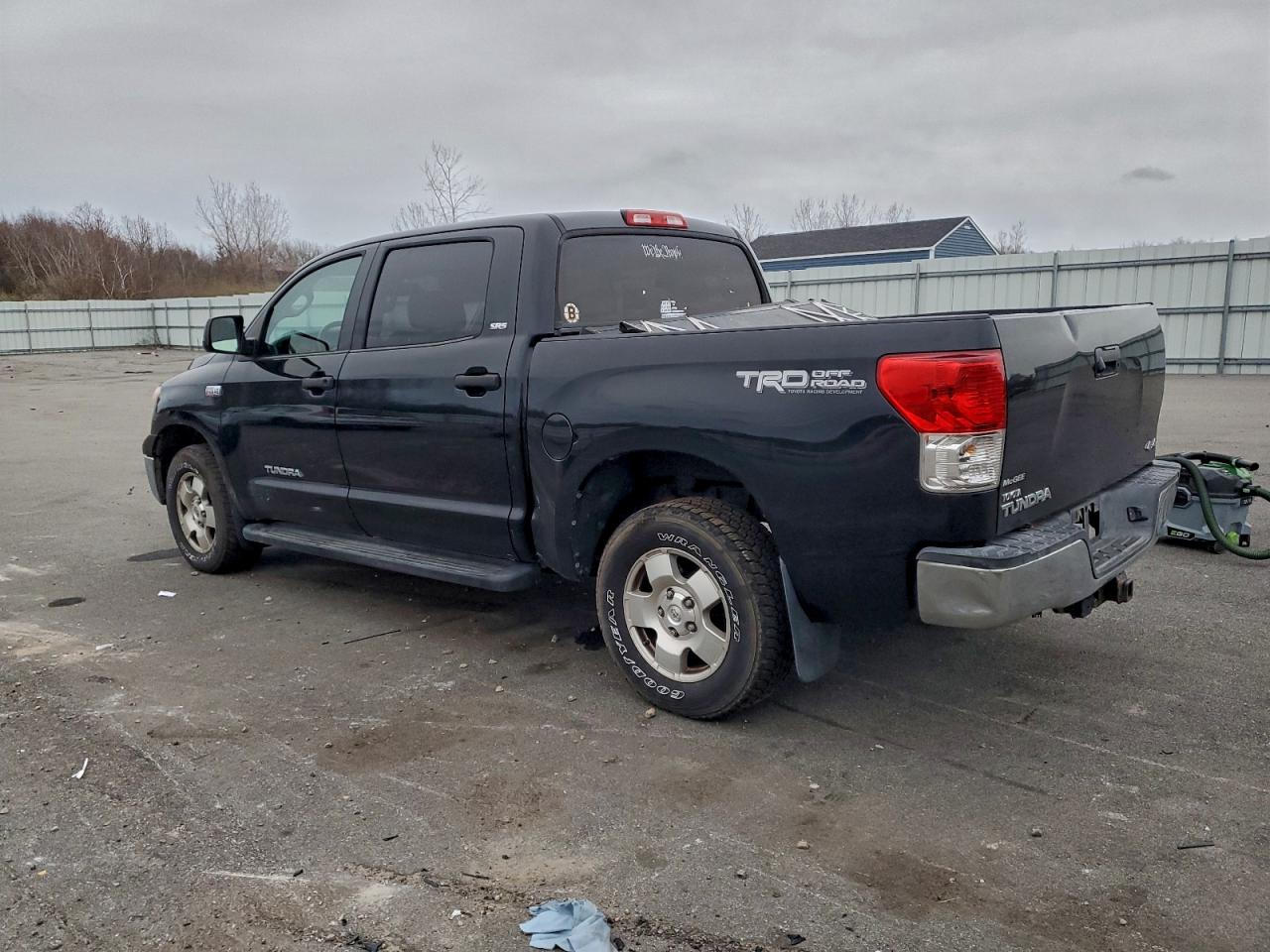 TOYOTA TUNDRA CREWMAX SR5