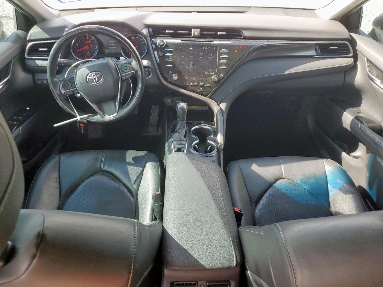 TOYOTA CAMRY XSE