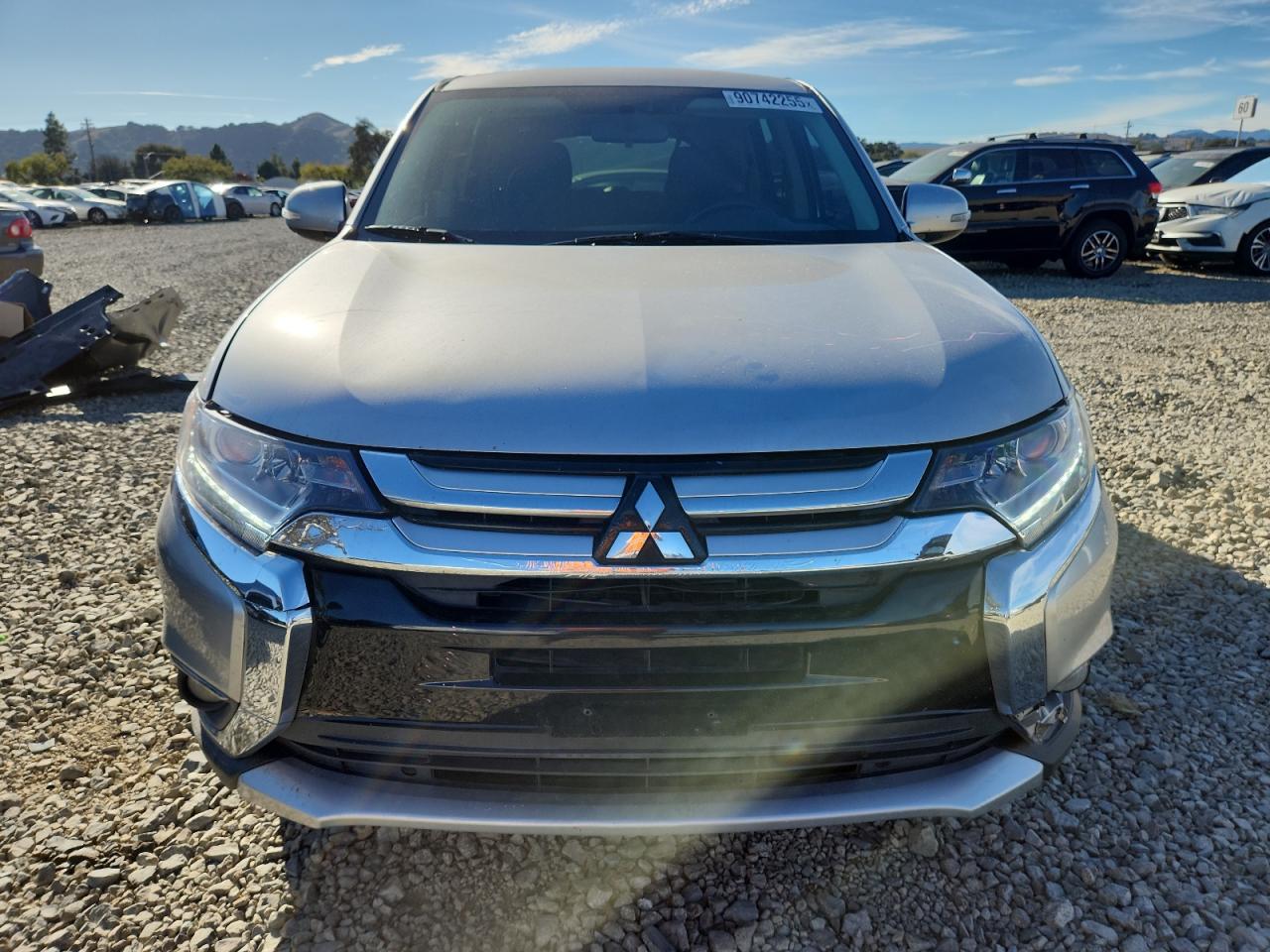 MITSUBISHI OUTLANDER SE
