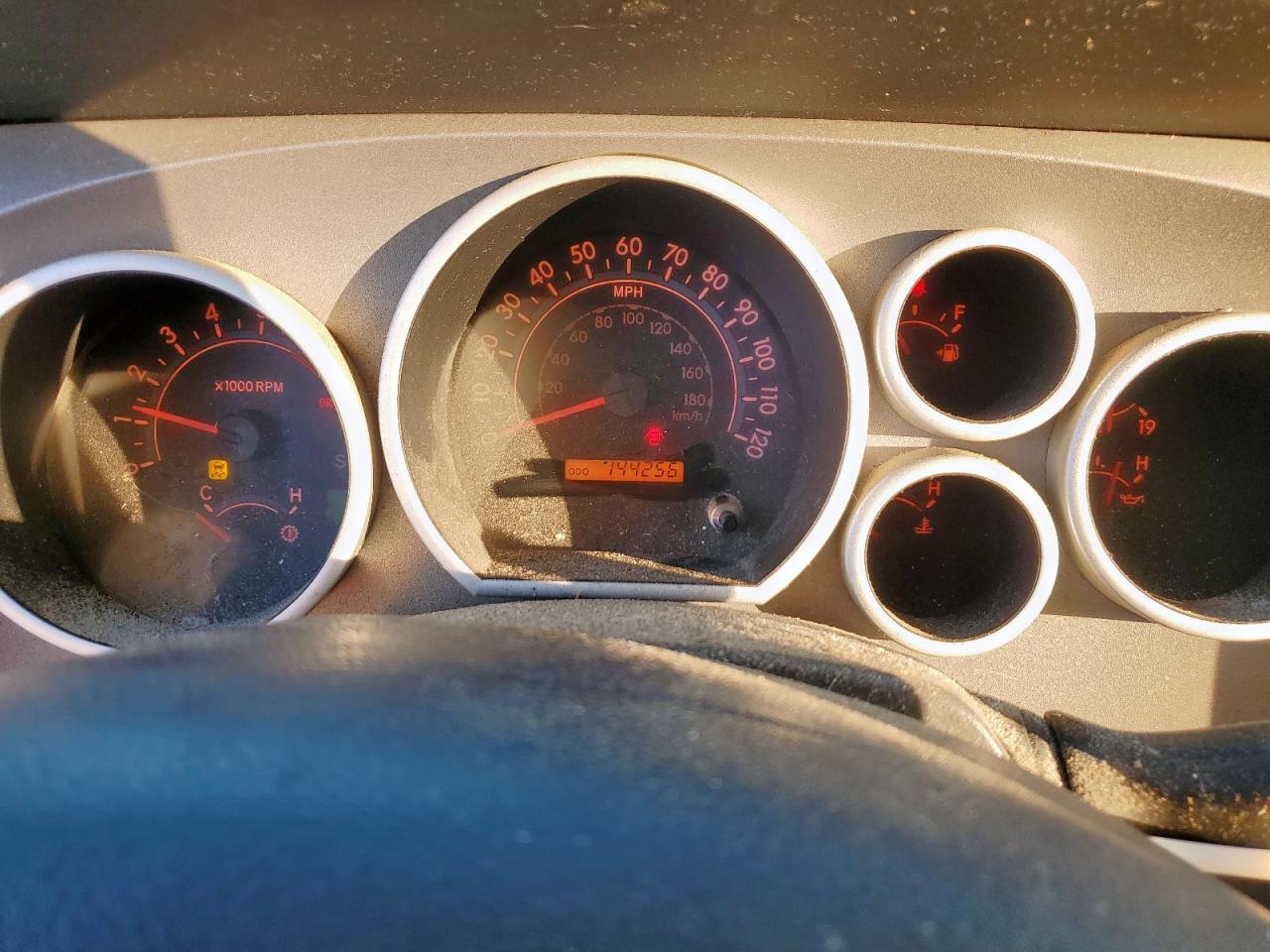 TOYOTA TUNDRA CREWMAX SR5