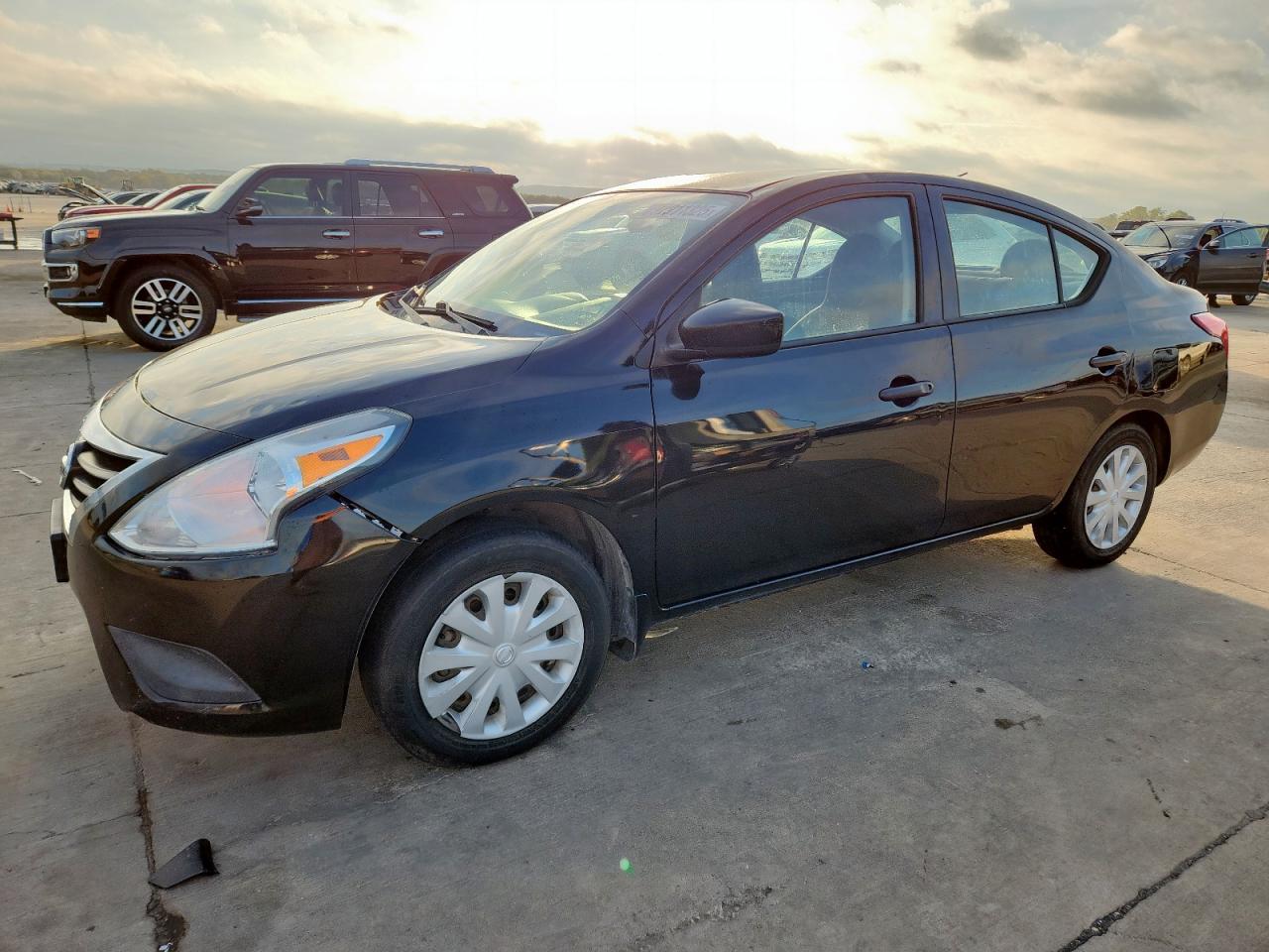 NISSAN VERSA S