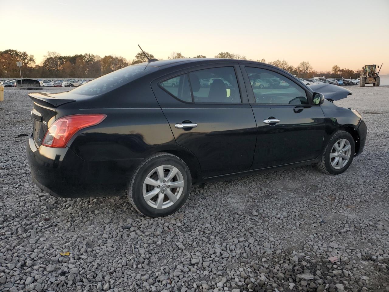 NISSAN VERSA S
