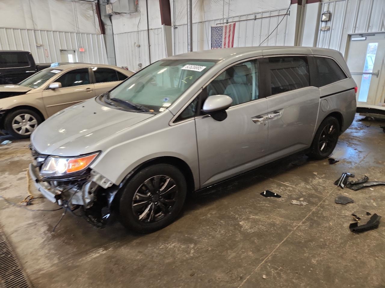 Lot #3302923111 2016 HONDA ODYSSEY EX