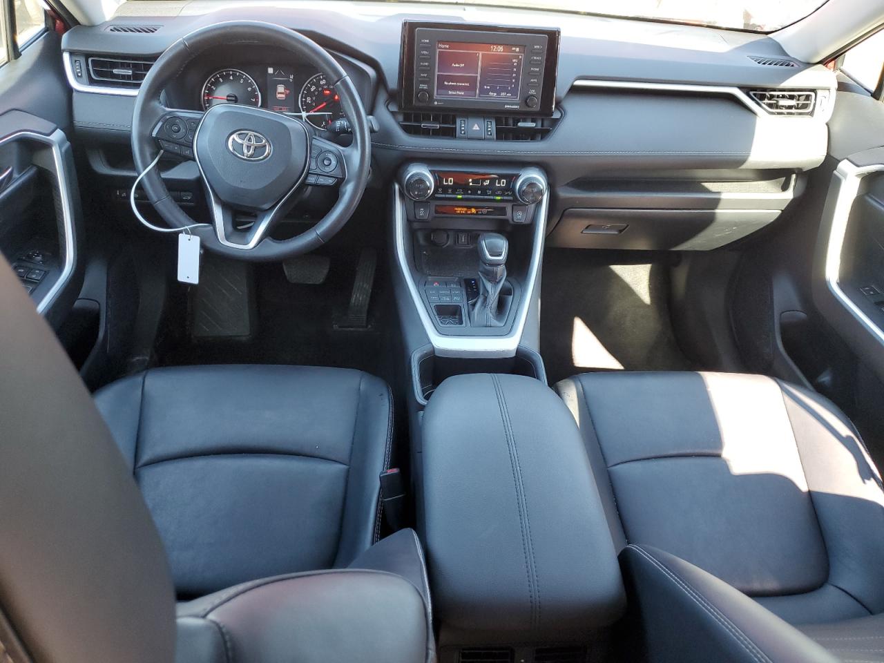 TOYOTA RAV4 XLE PREMIUM