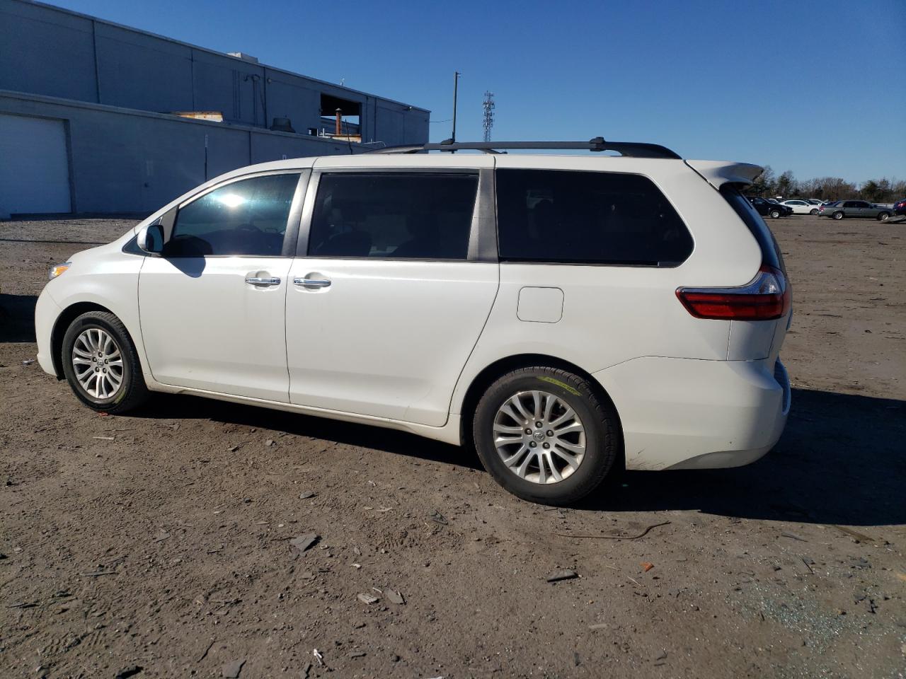 TOYOTA SIENNA XLE