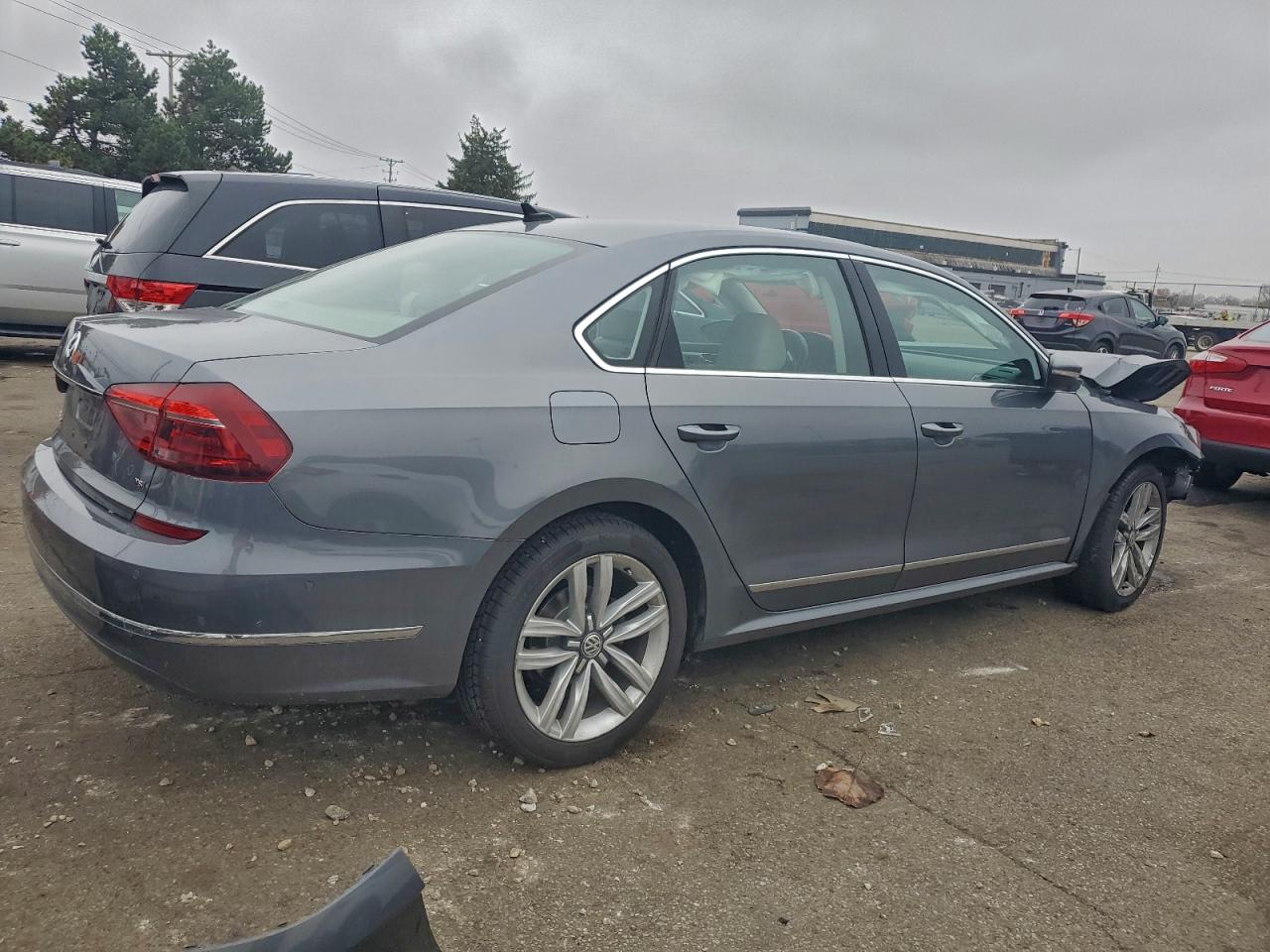 VOLKSWAGEN PASSAT SEL PREMIUM