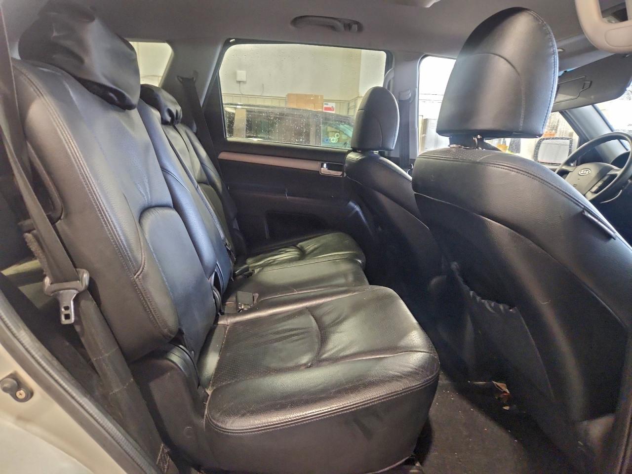 Lot #3297124508 2009 KIA BORREGO LX