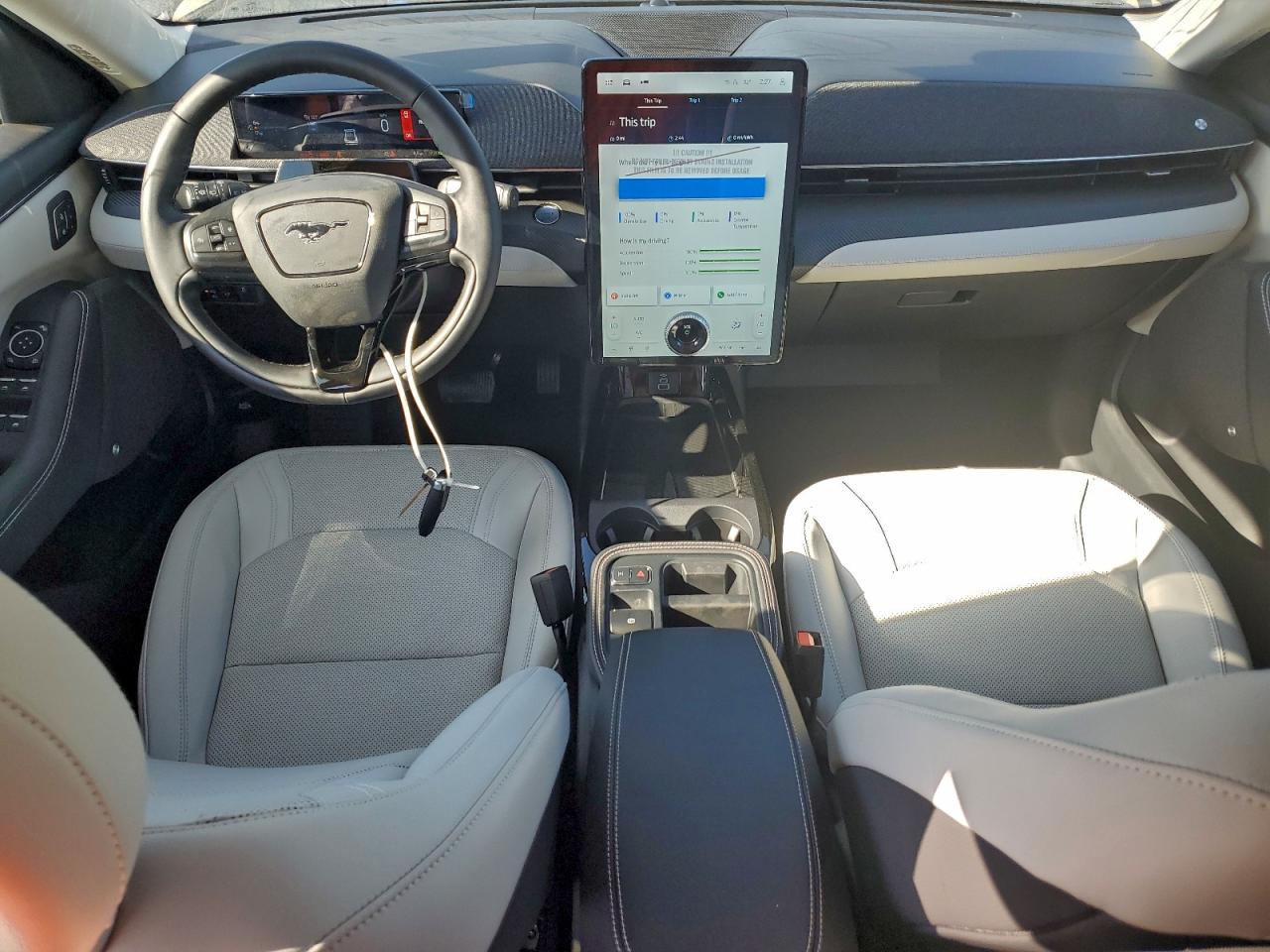 FORD MUSTANG PREMIUM