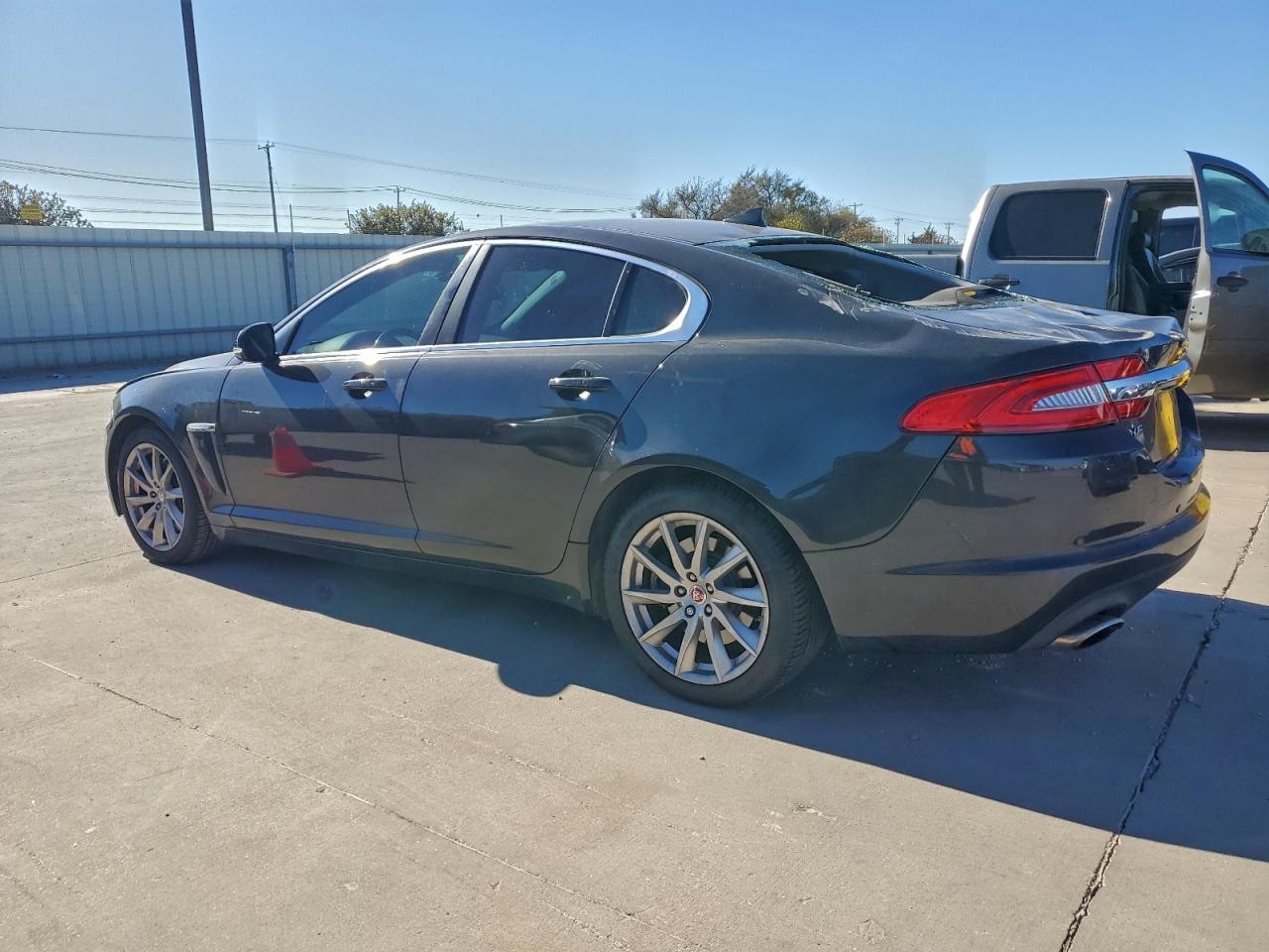 JAGUAR XF 2.0T PREMIUM