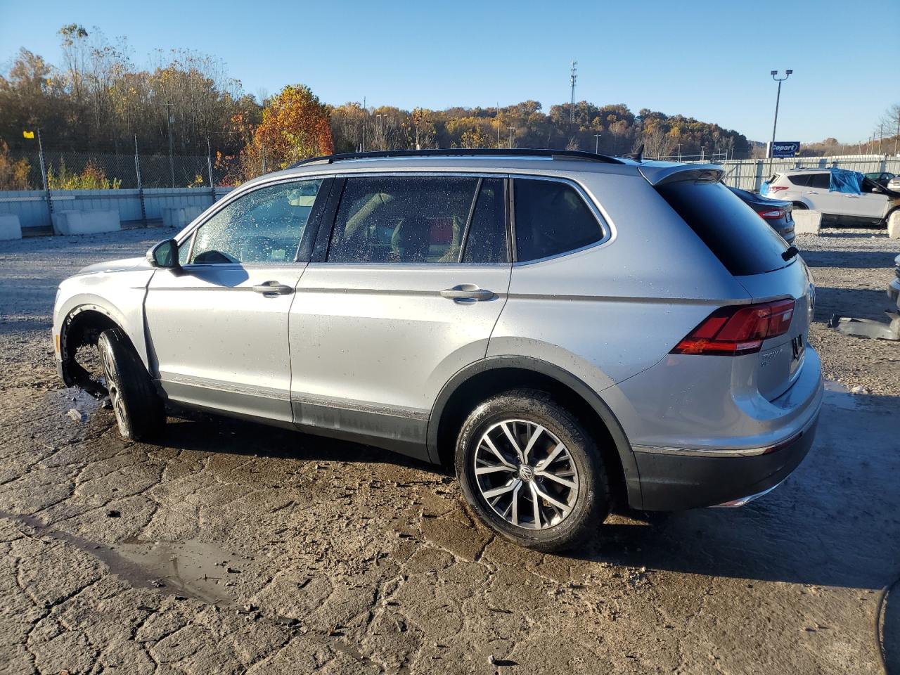 VOLKSWAGEN TIGUAN SE