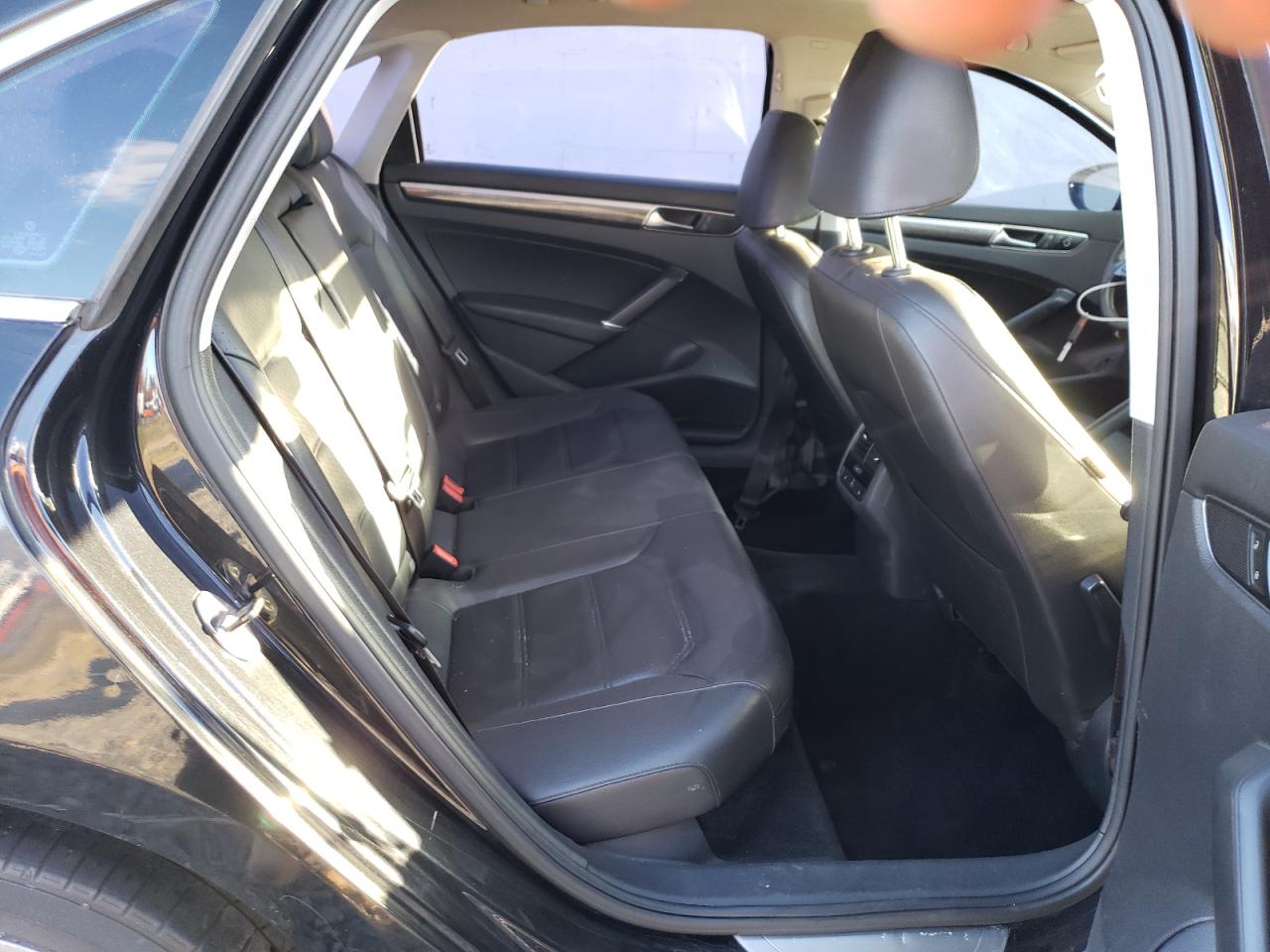 VOLKSWAGEN PASSAT SE