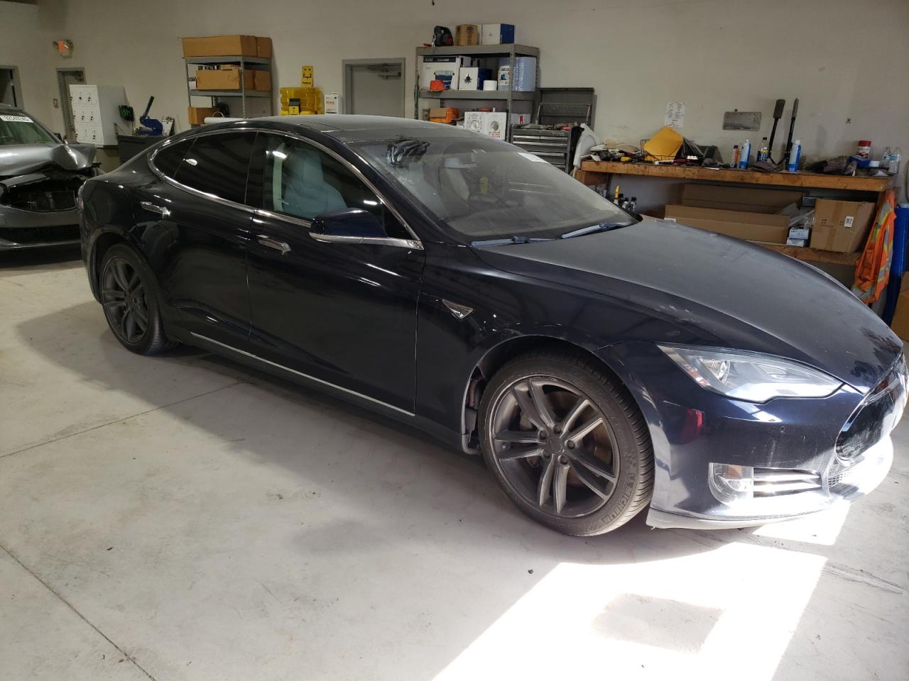 TESLA MODEL S