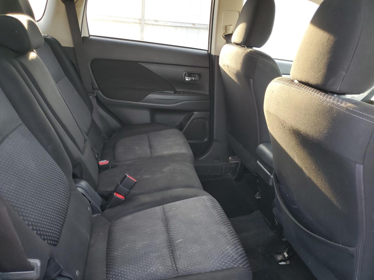 MITSUBISHI OUTLANDER ES