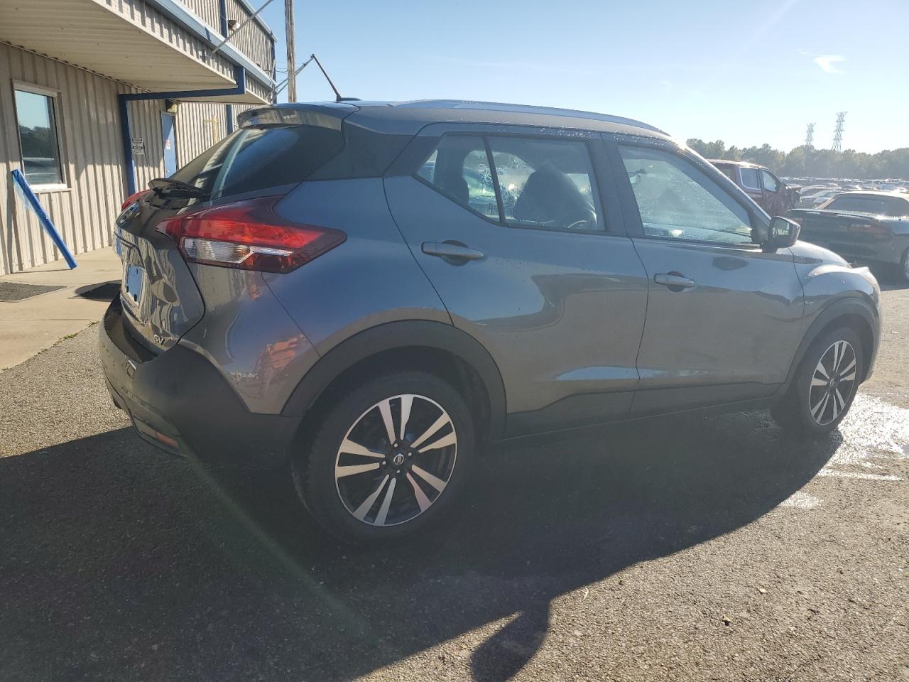 NISSAN KICKS S