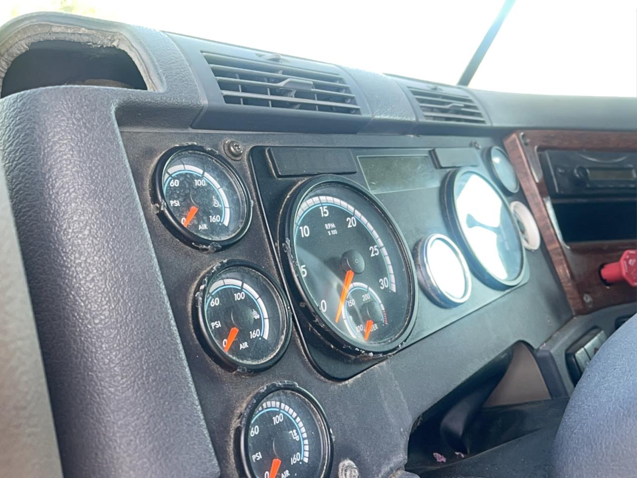 Lot #3281561433 2014 FREIGHTLINER CASCADIA 1