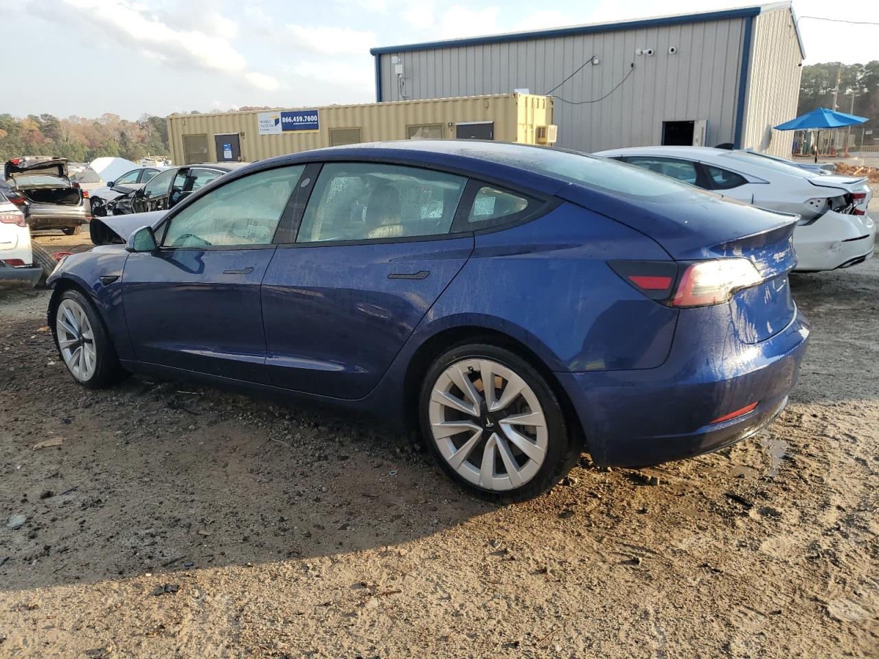 TESLA MODEL 3