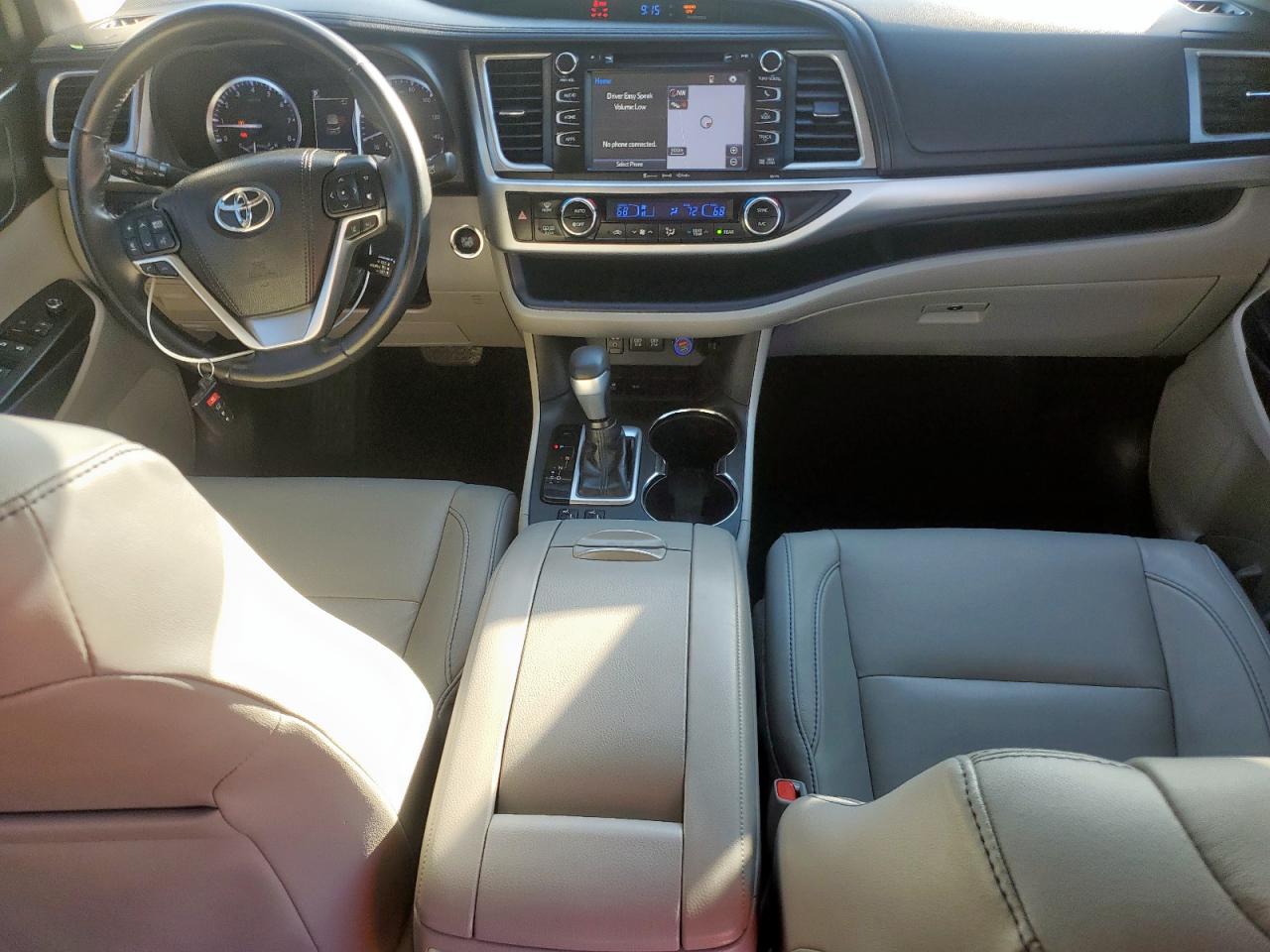 TOYOTA HIGHLANDER SE