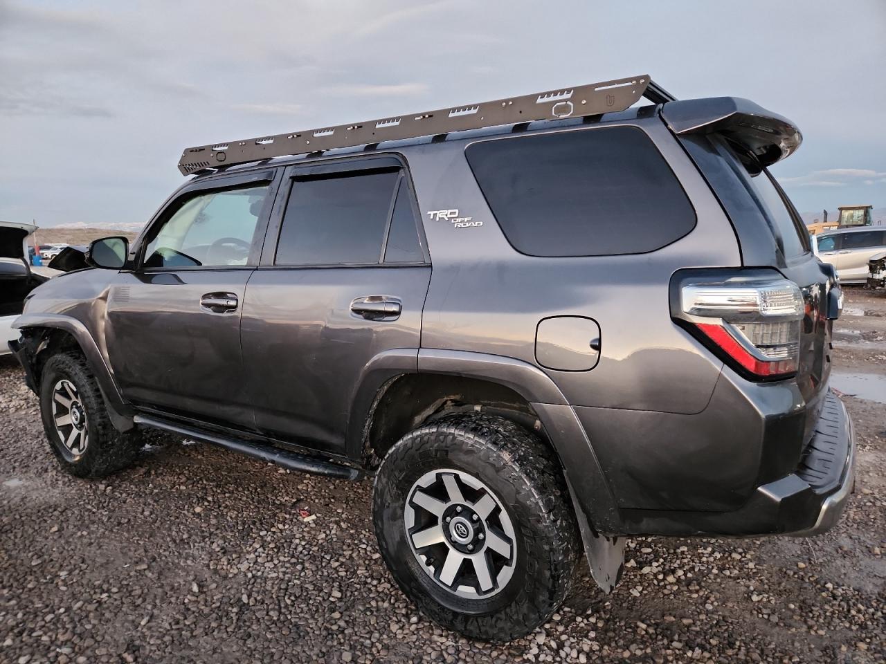 TOYOTA 4RUNNER SR5/SR5 PREMIUM