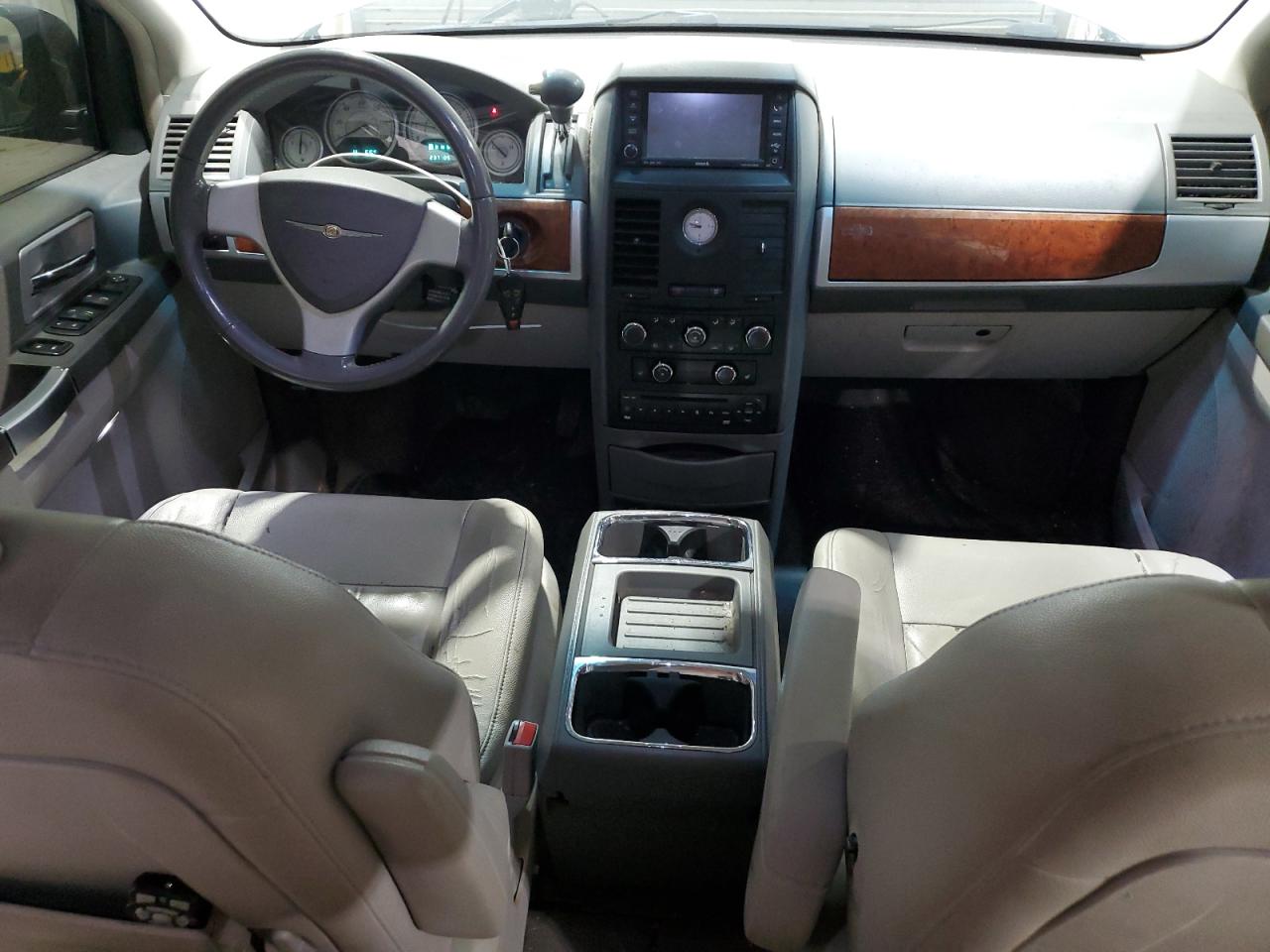 Lot #3296301411 2008 CHRYSLER TOWN & COU