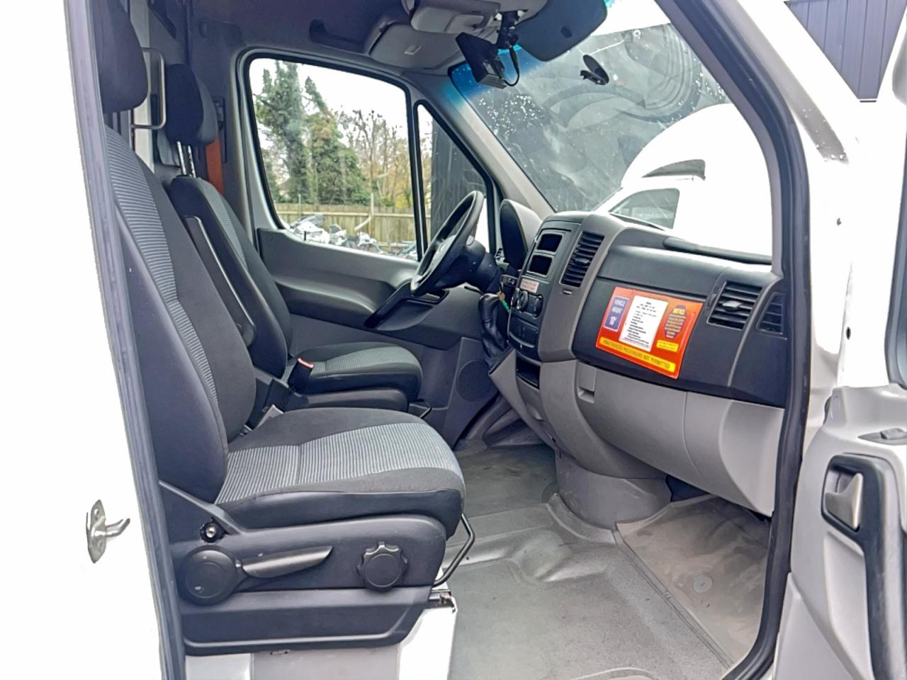 MERCEDES-BENZ SPRINTER 2500