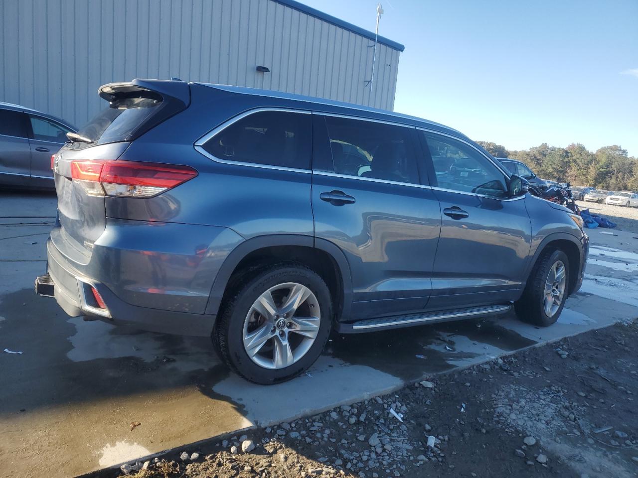 TOYOTA HIGHLANDER LIMITED