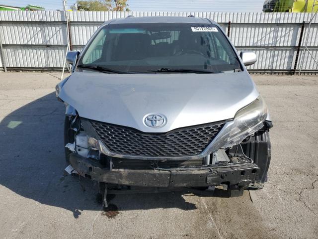 2016 TOYOTA SIENNA SE 5TDXK3DC9GS719771
